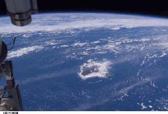 2003 Oct 1 Big Island from 203 miles ISS-7.JPG
